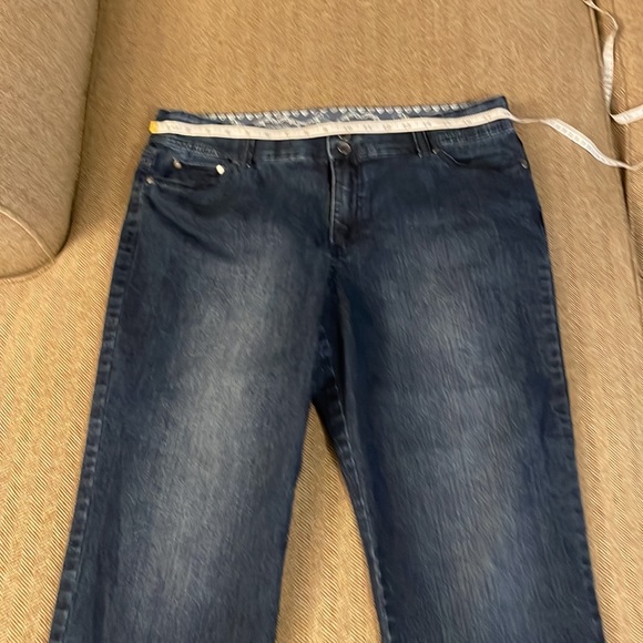 Bandolino Comfort Stretch Waistband Jeans  / Size 16 / Great Condition - Picture 5 of 7